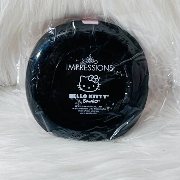 Hello Kitty® "The Swirl" LED‎ Compact Mirror - Picture 7 of 10